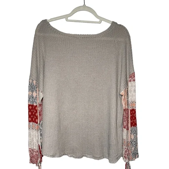 In Loom Gray Waffle Knit Contrast Sleeve Madison Top Women Size M - Picture 7 of 7